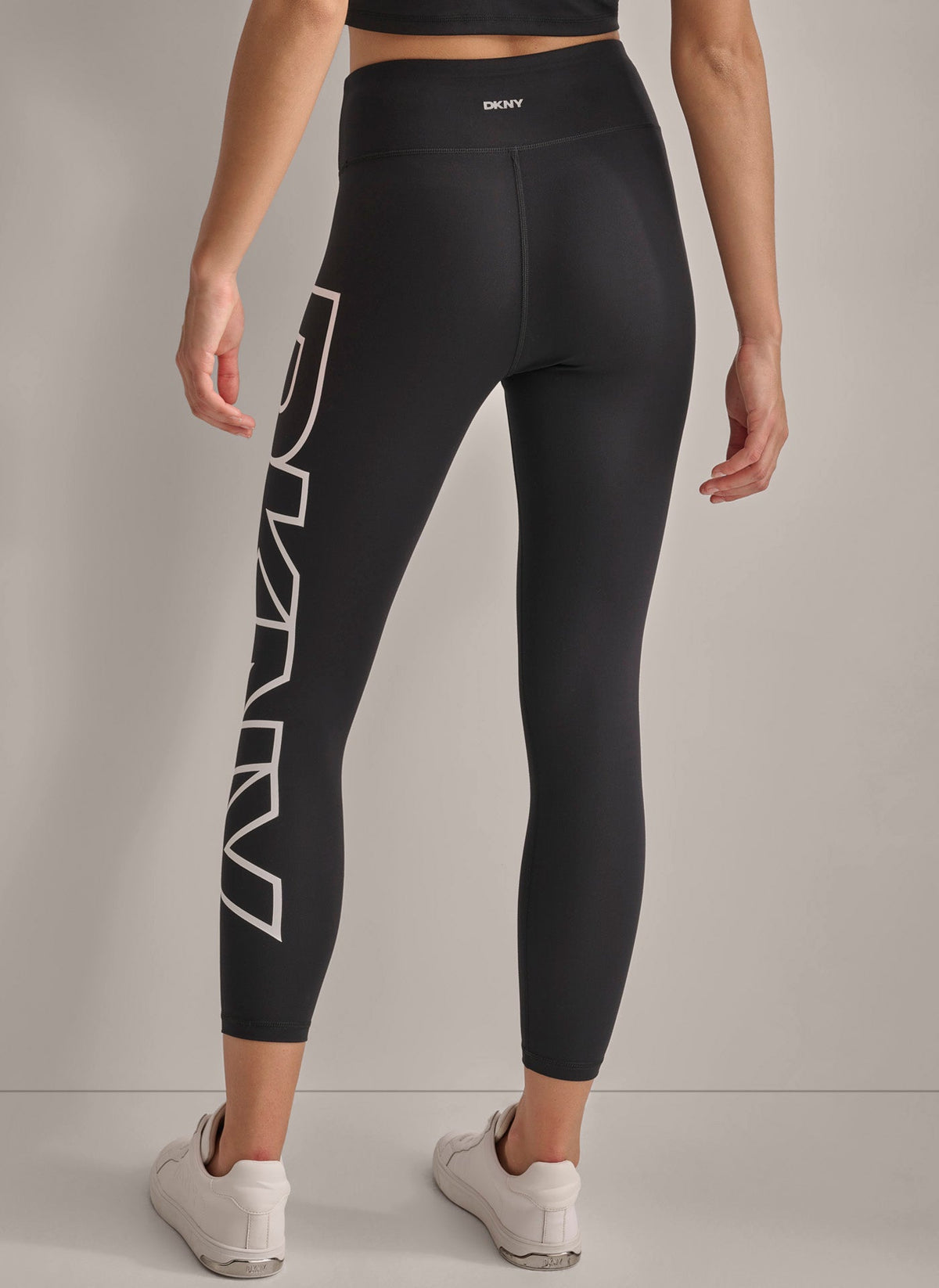 HIGH-RISE LOGO 7/8 LENGTH LEGGING Black/Silver | DKNY