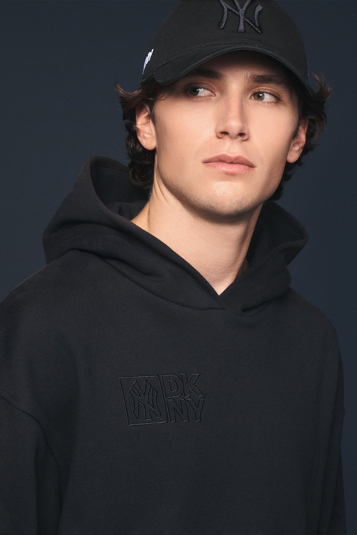 DKNY X YANKEES EMBELLISHED HOODIE Black | DKNY