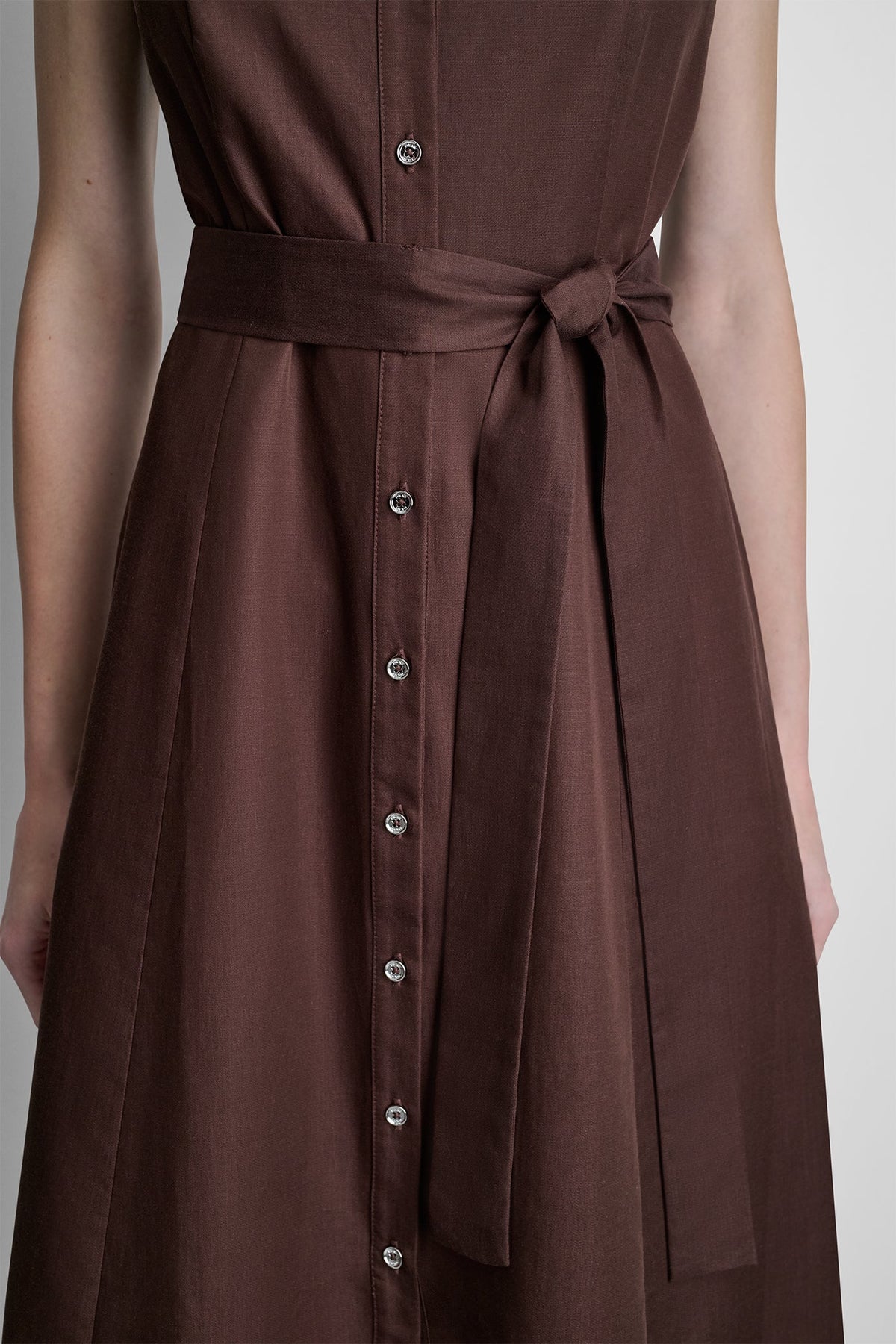 SLEEVELESS MIDI FIT & FLARE DRESS Java | DKNY