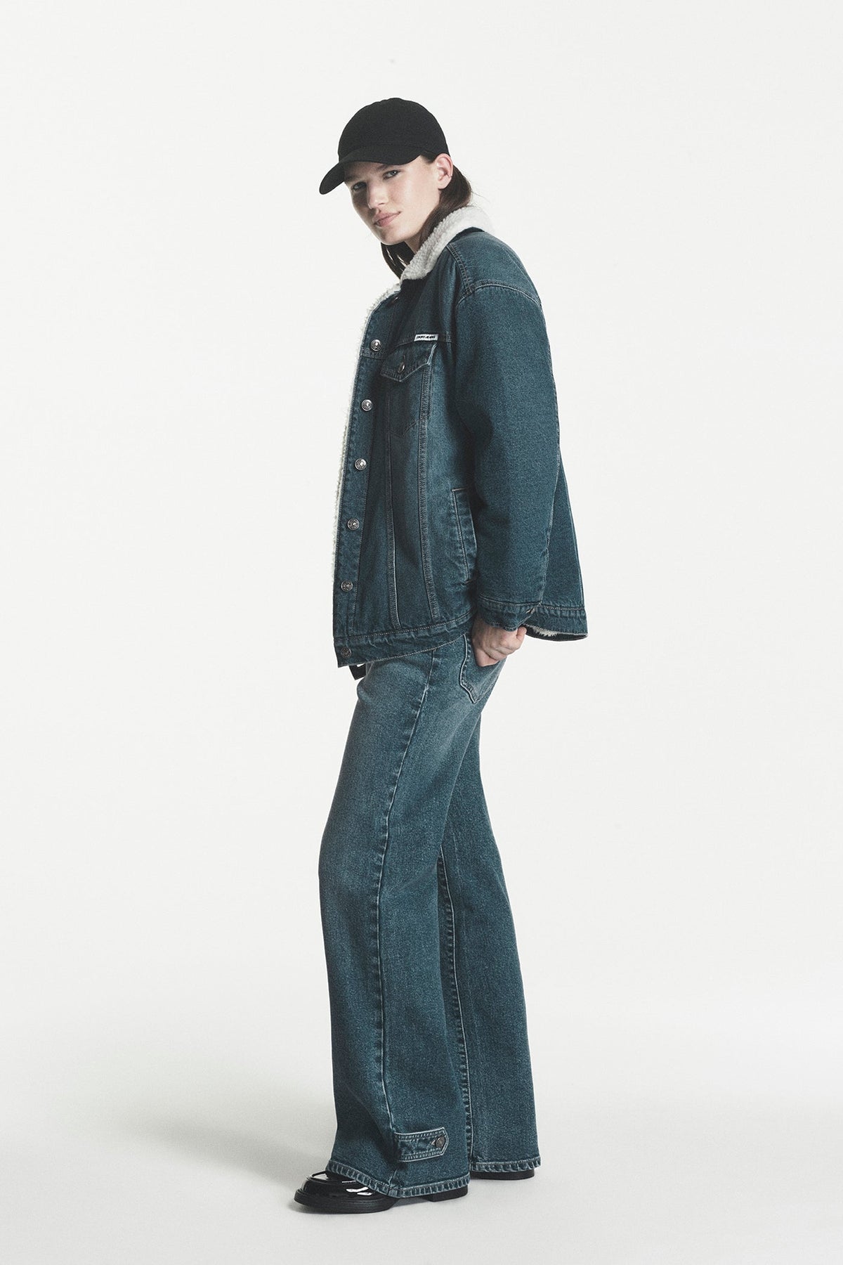 SHERPA COLLAR DENIM TRUCKER JACKET Fordham | DKNY