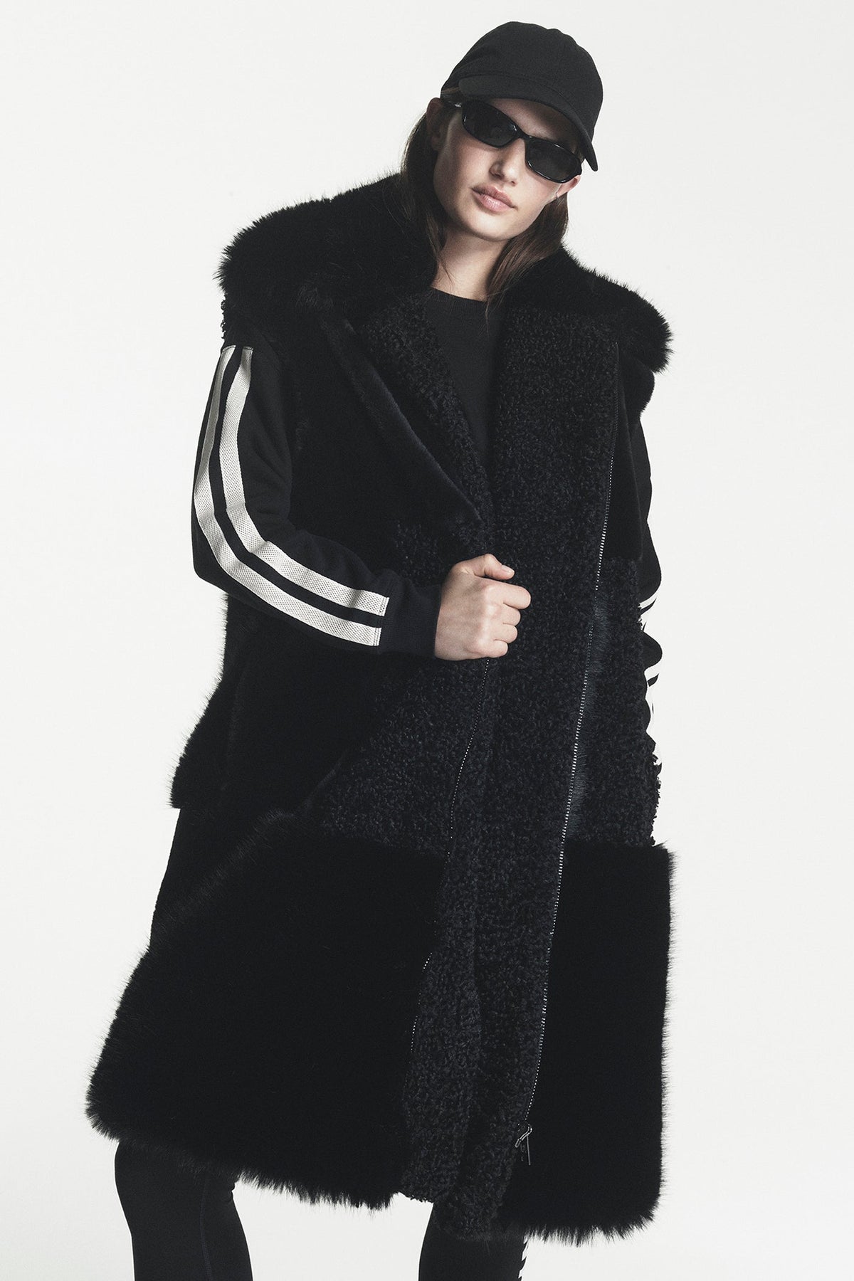 PATCH FAUX FUR LONG VEST Black | DKNY