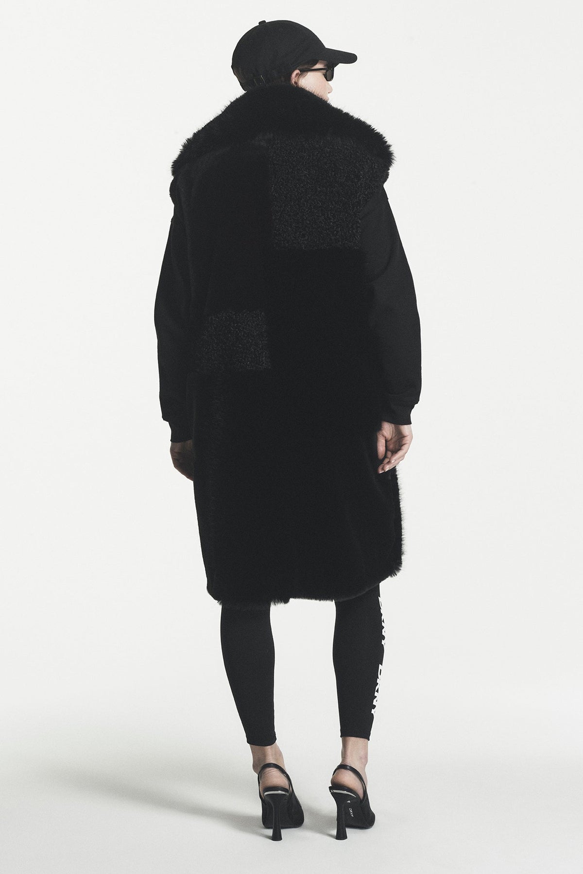 PATCH FAUX FUR LONG VEST Black | DKNY