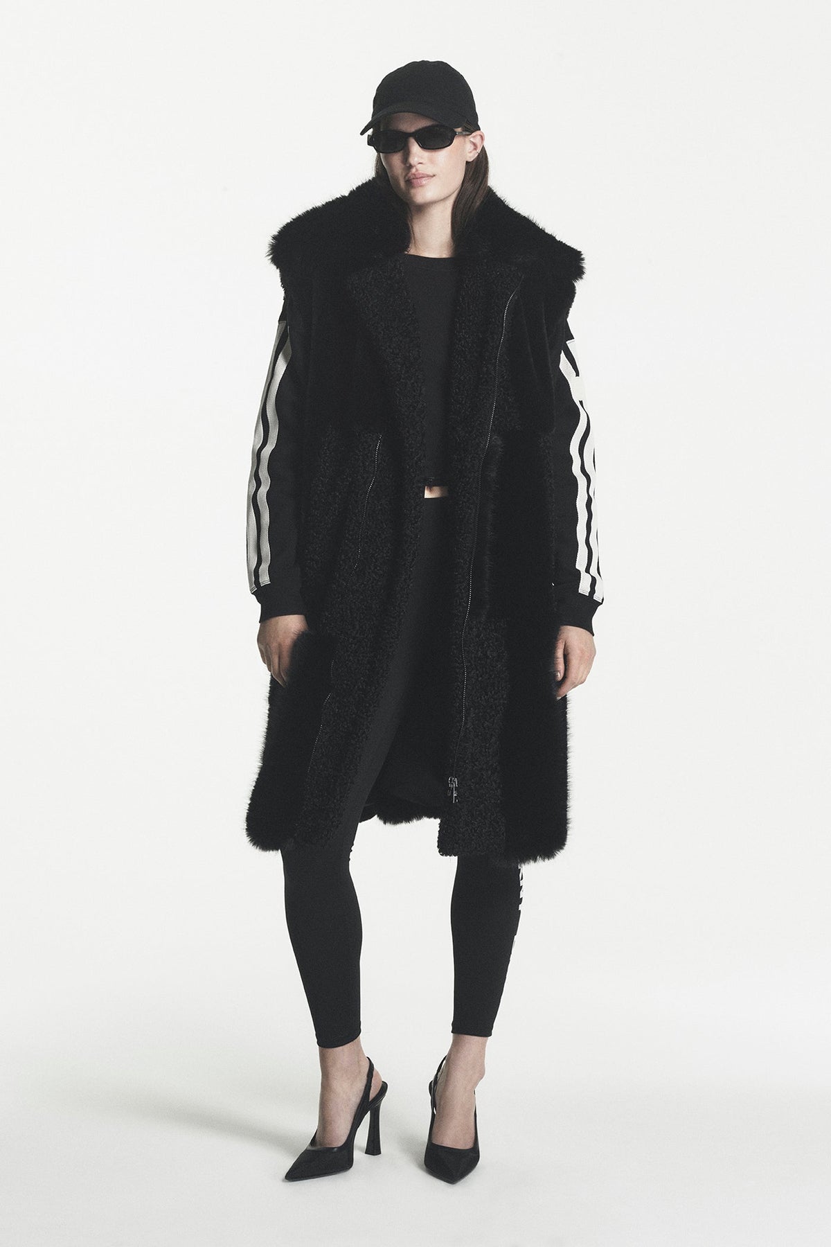 PATCH FAUX FUR LONG VEST Black | DKNY