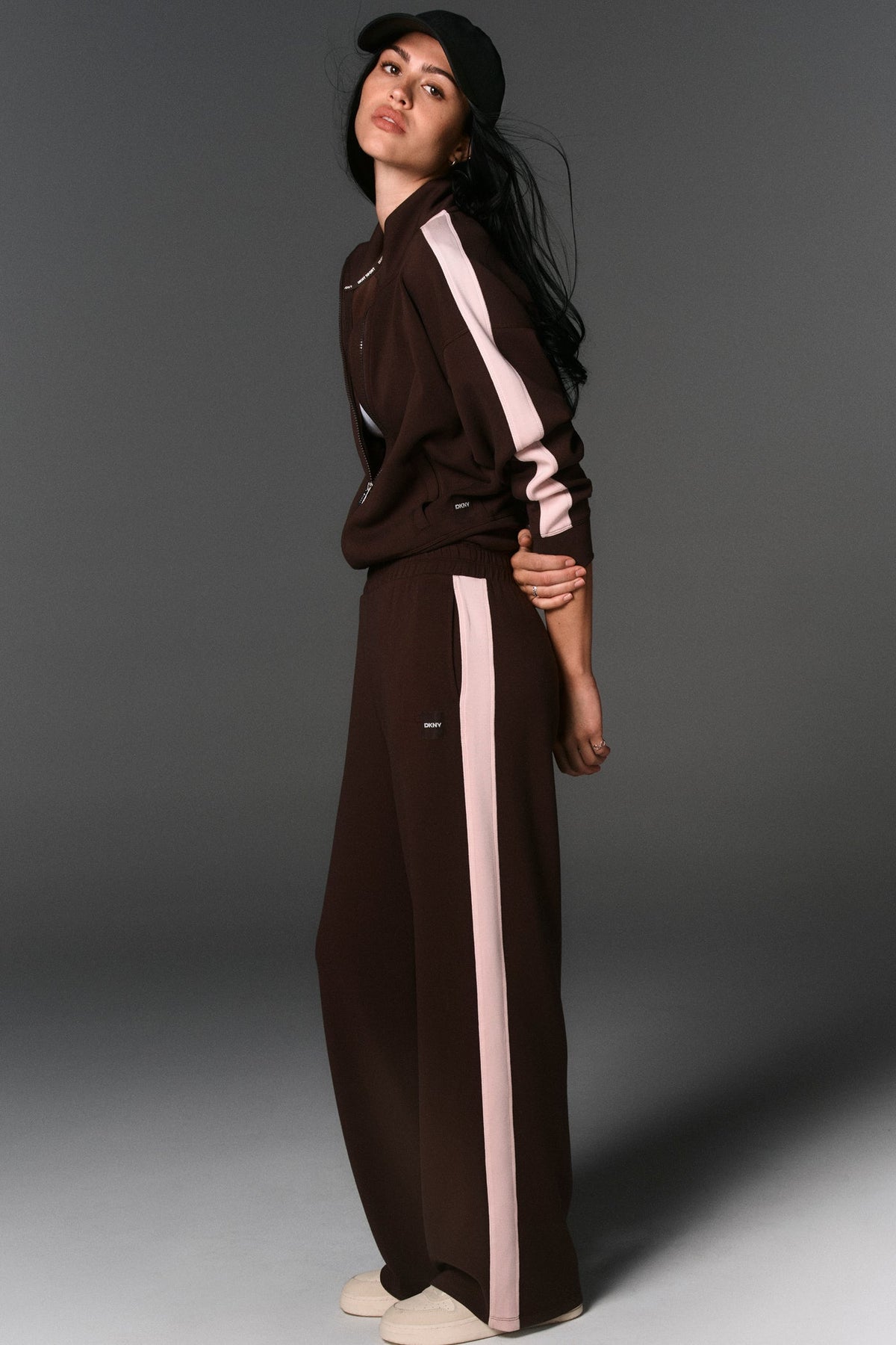 HIGH-RISE SIDE STRIPE WIDE-LEG PANT Black/Eggnog | DKNY