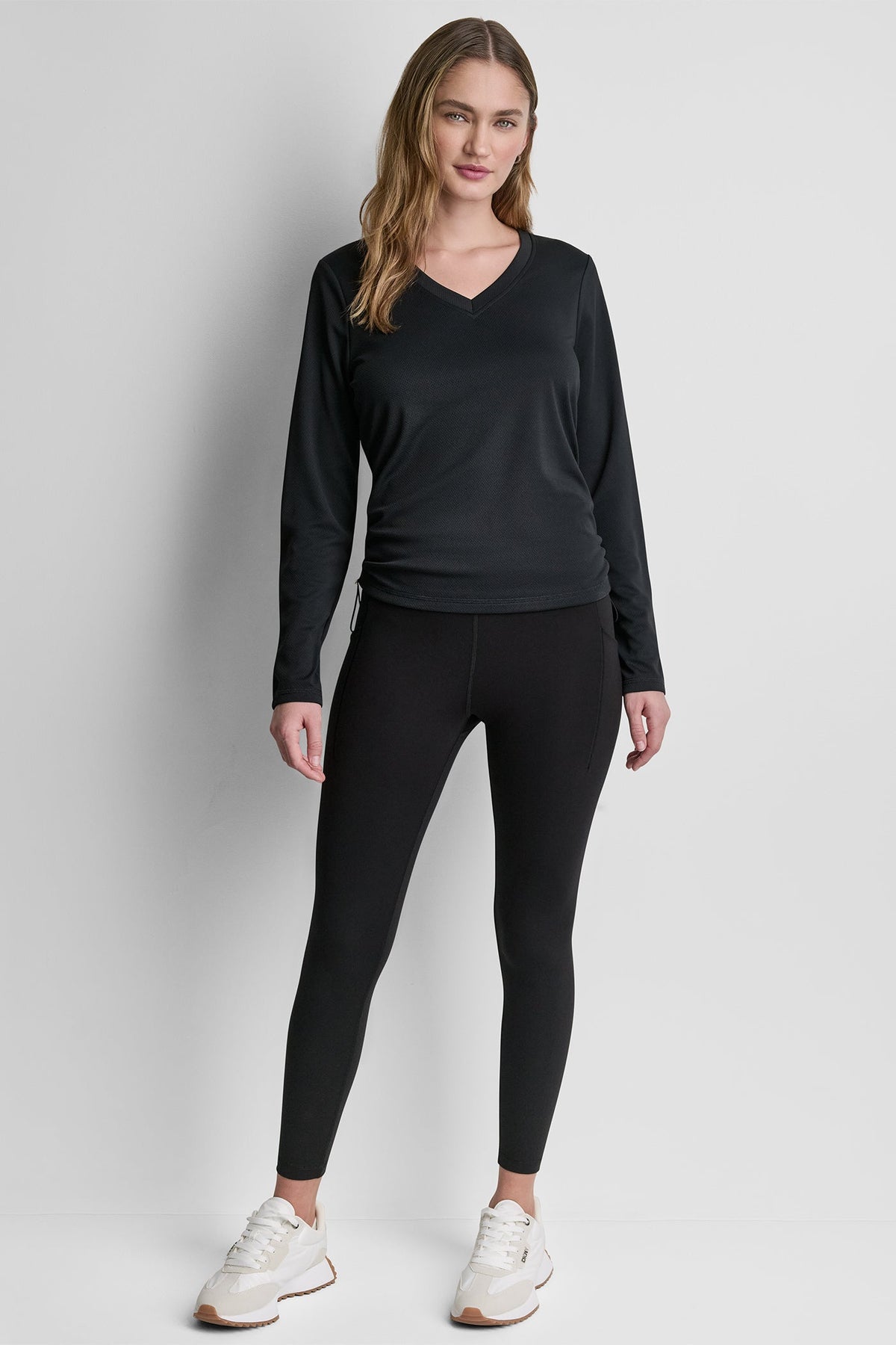 LONG SLEEVE V-NECK TECH TEE Black | DKNY