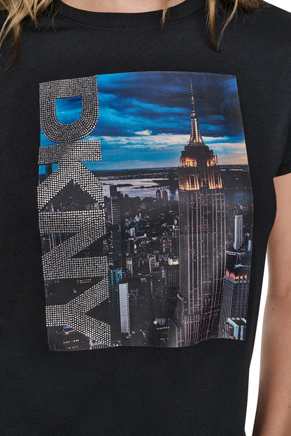 MANHATTAN PHOTO LOGO TEE Black/Manhattan Combo | DKNY