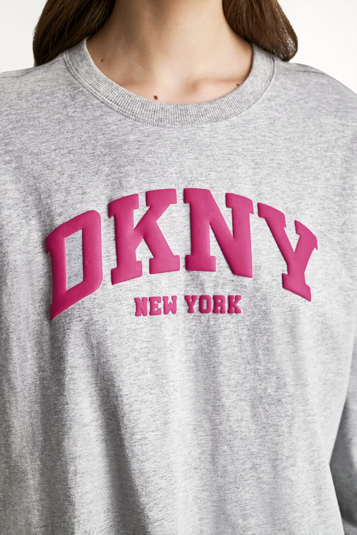 PUFF VARSITY LOGO LONG SLEEVE TEE Punch/Black | DKNY