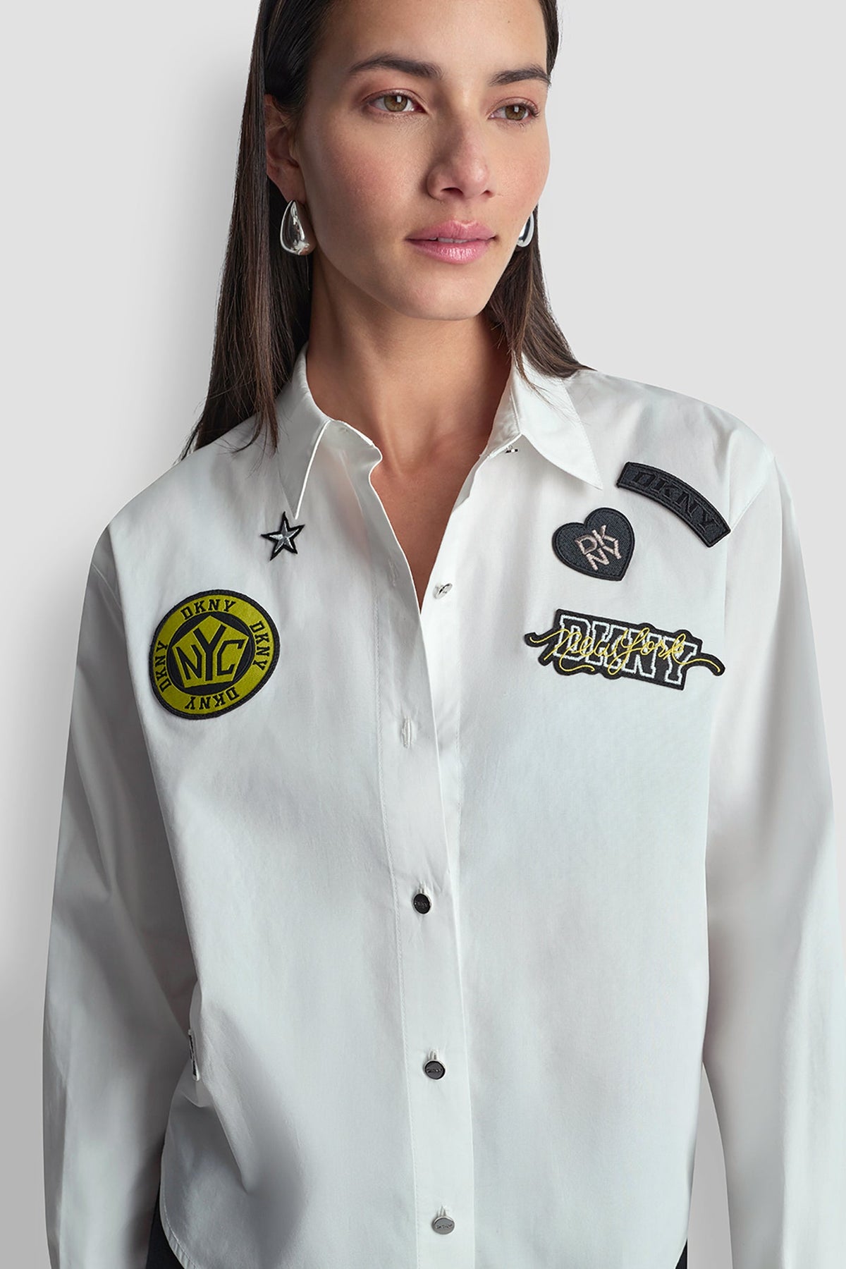 1989 LOGO PINS AND PATCHES SHIRT White | DKNY