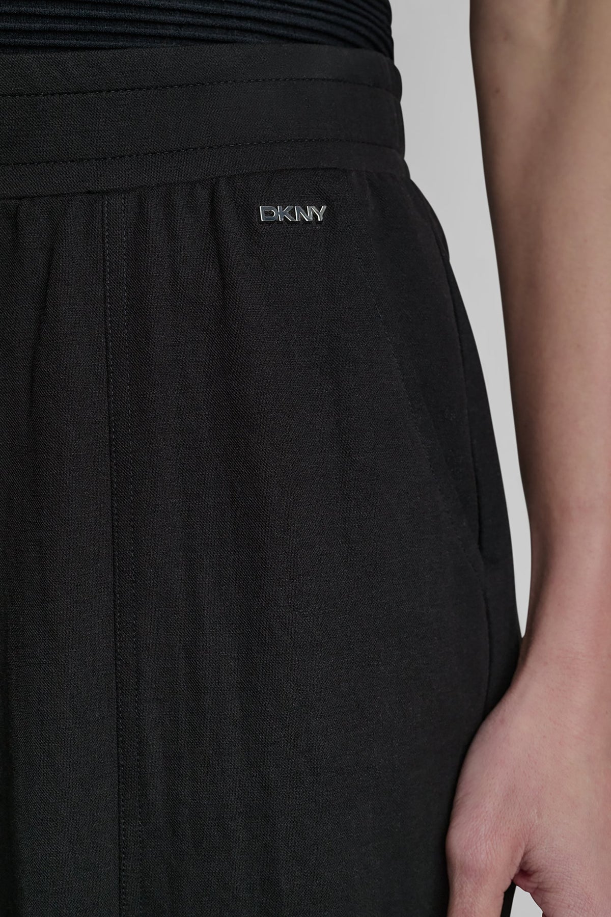 MID-RISE PULL-ON PANT Black | DKNY