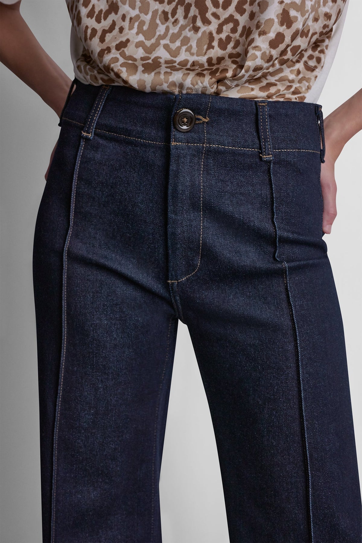 HIGH-RISE PINTUCKED WIDE-LEG JEAN Bankers Ink | DKNY