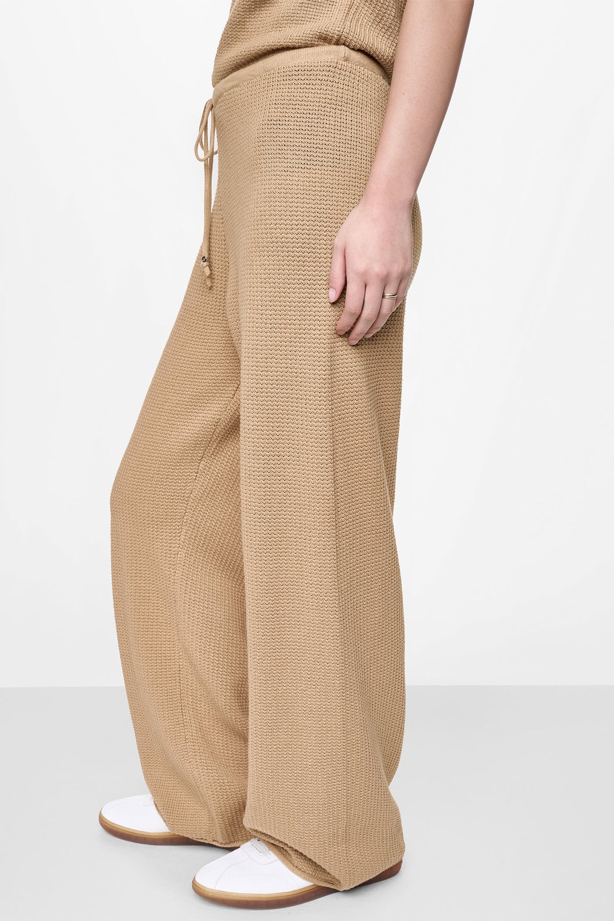 TUCK STITCH HIGH-RISE DRAWSTRING PANT Travertine | DKNY