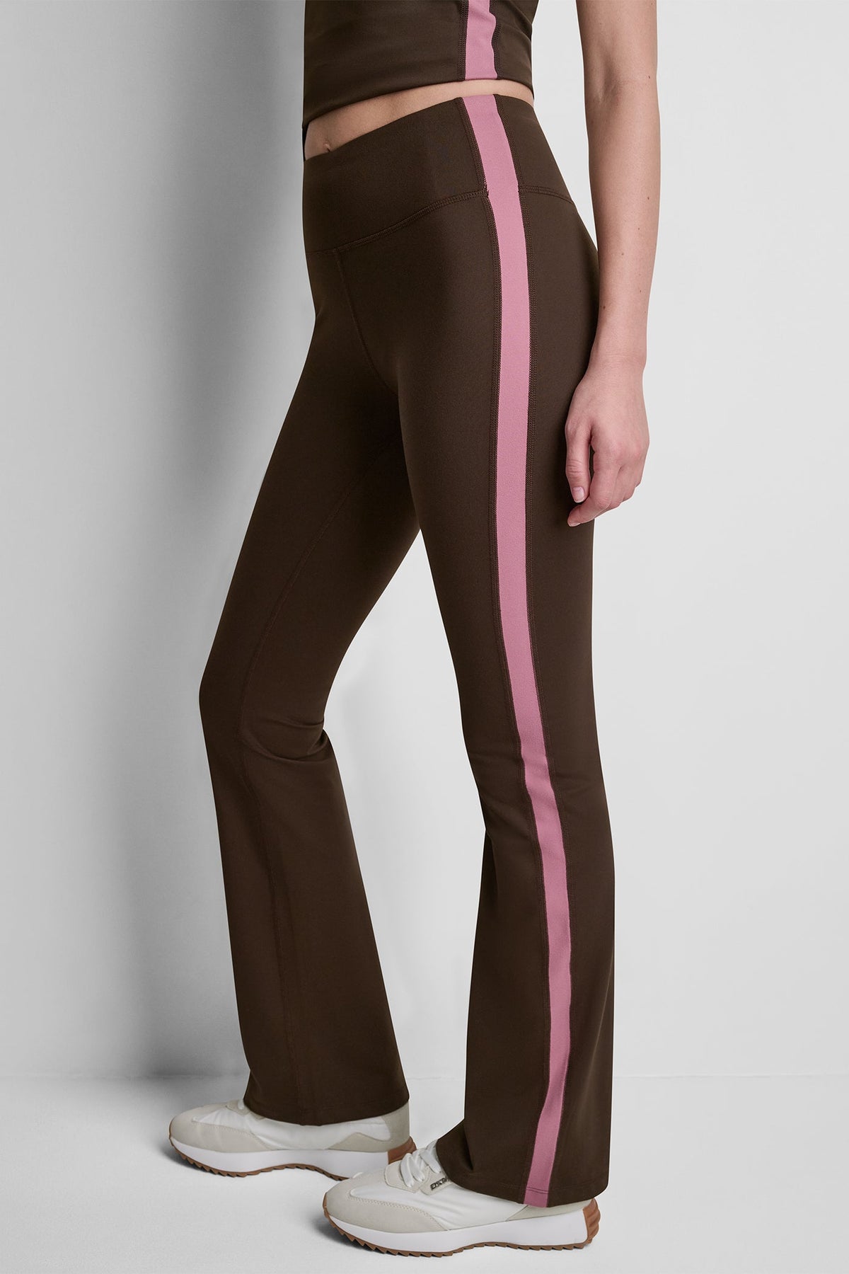 BALANCE COMPRESSION SIDE STRIPE FLARE LEGGING Espresso/Mesa Rose | DKNY