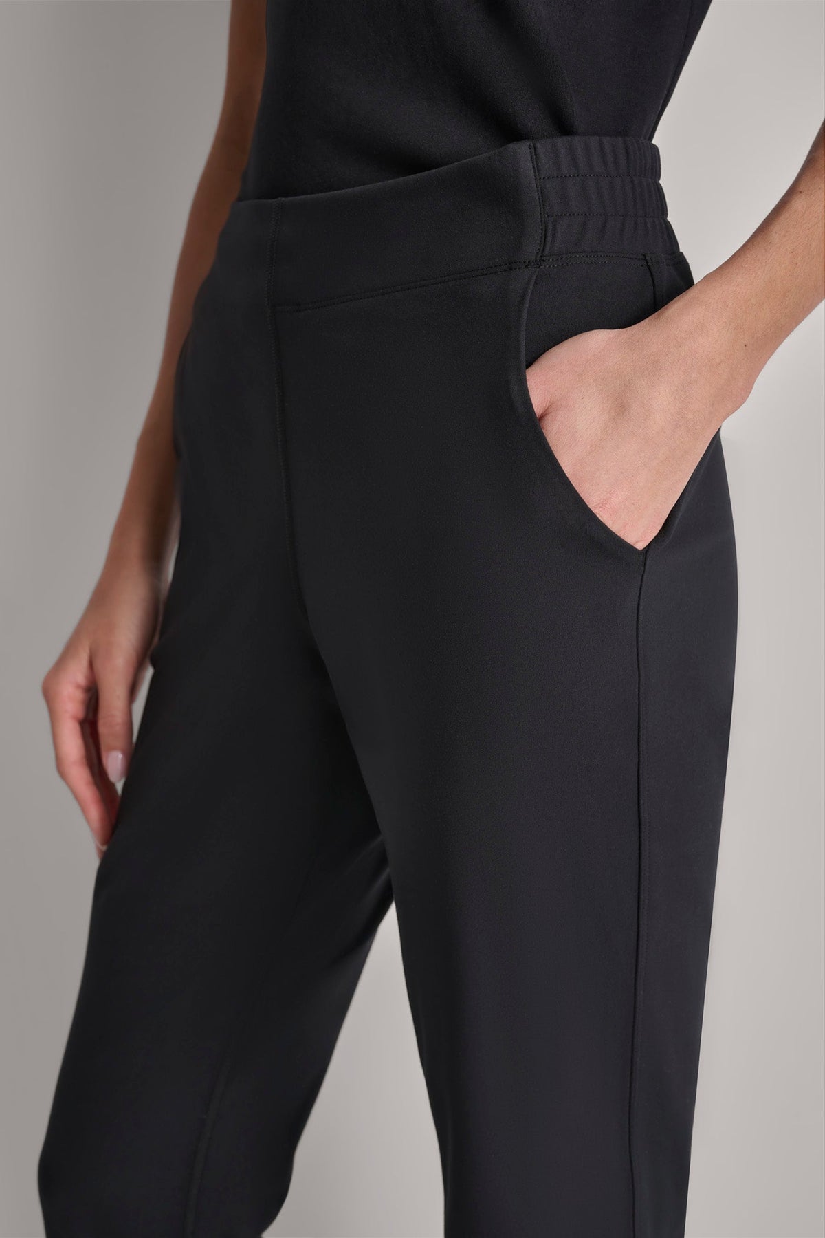 CROPPED MID-RISE BALANCE COMPRESSION SKINNY PANT Black | DKNY