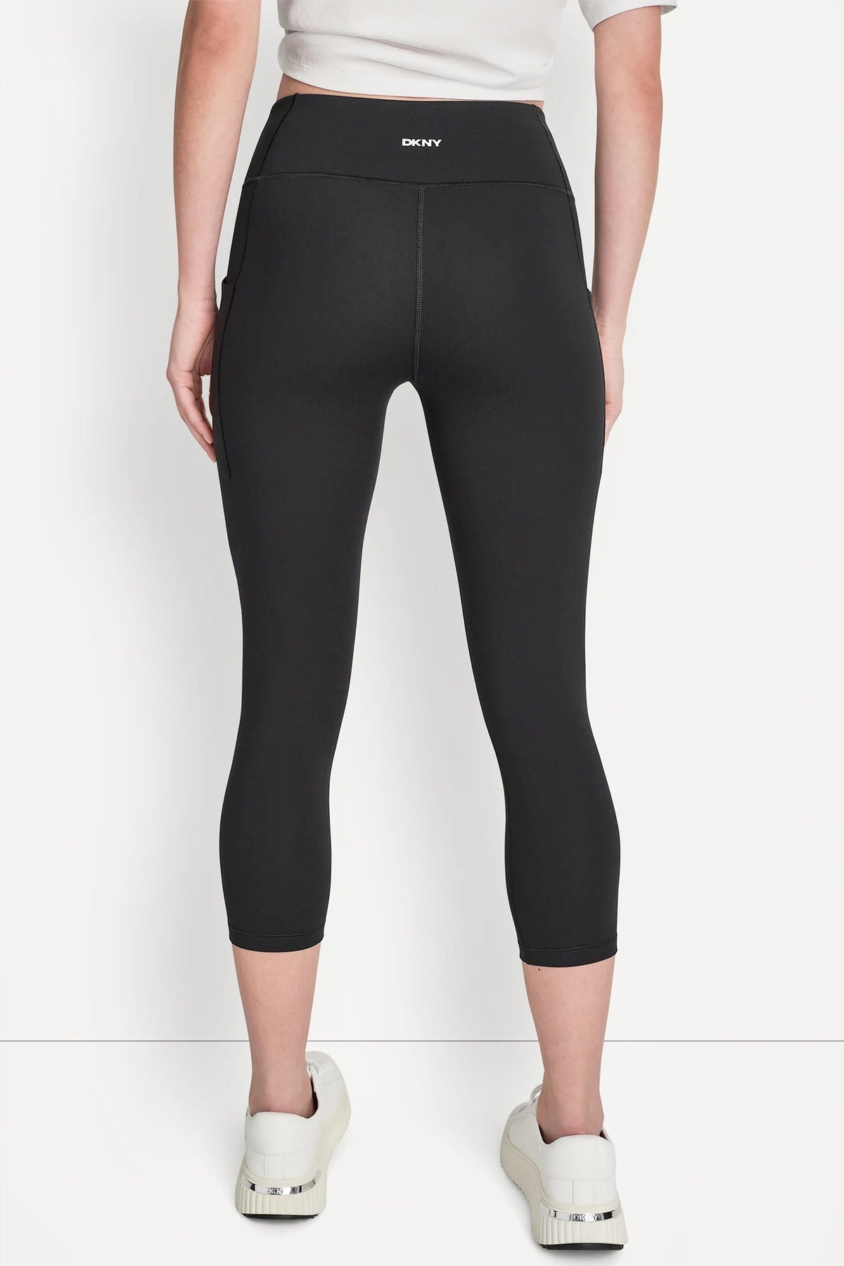 BALANCE COMPRESSION HIGH-WAIST CROPPED LEGGING Black | DKNY