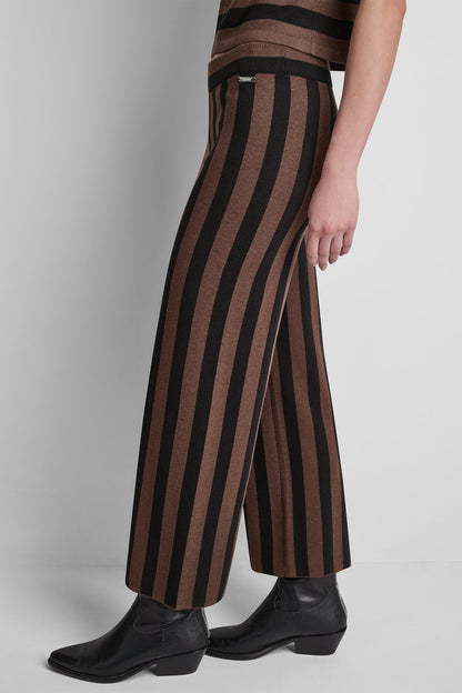 HIGH-RISE STRIPED PULL-ON FLARE PANT Chestnut/Black | DKNY