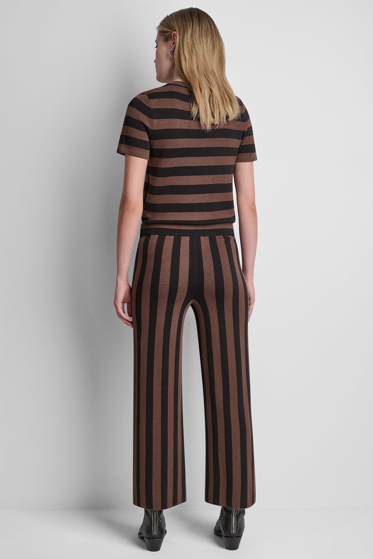 HIGH-RISE STRIPED PULL-ON FLARE PANT Chestnut/Black | DKNY