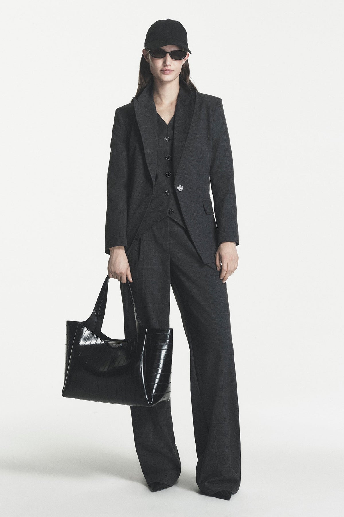 WILLA RIBBED TOTE Black/Silver | DKNY