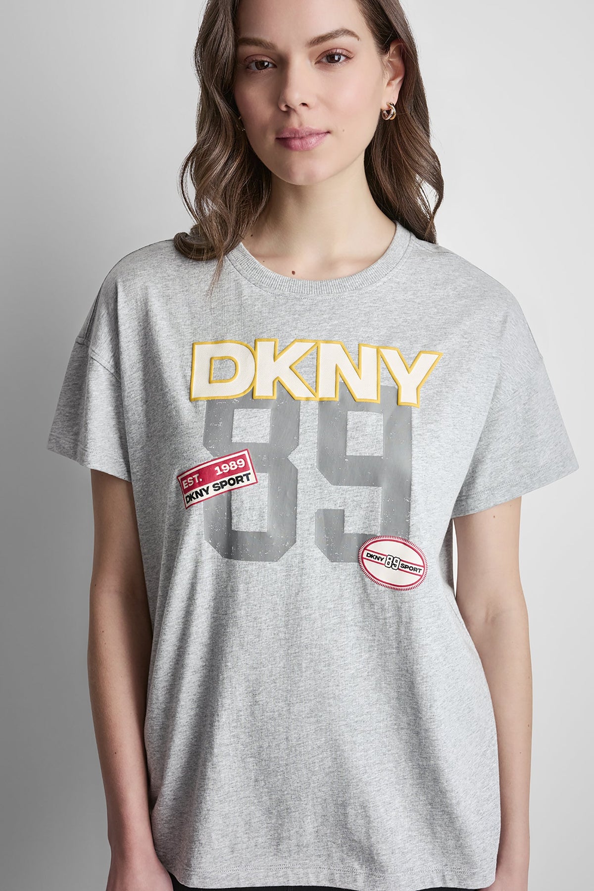 CAMPUS PATCH DROP SHOULDER TEE Black | DKNY