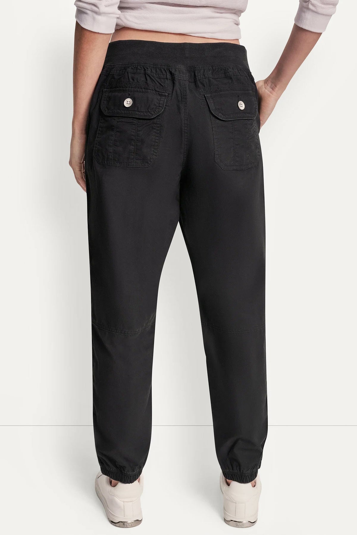 HIGH-RISE SLIM UTILITY JOGGER Black | DKNY