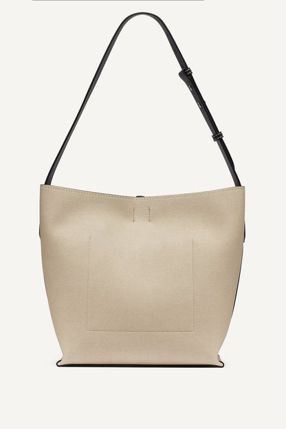 NICOLE LOGO BUCKET BAG Natural/Black | DKNY