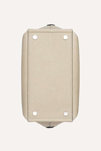 NICOLE LOGO BUCKET BAG Natural/Black | DKNY