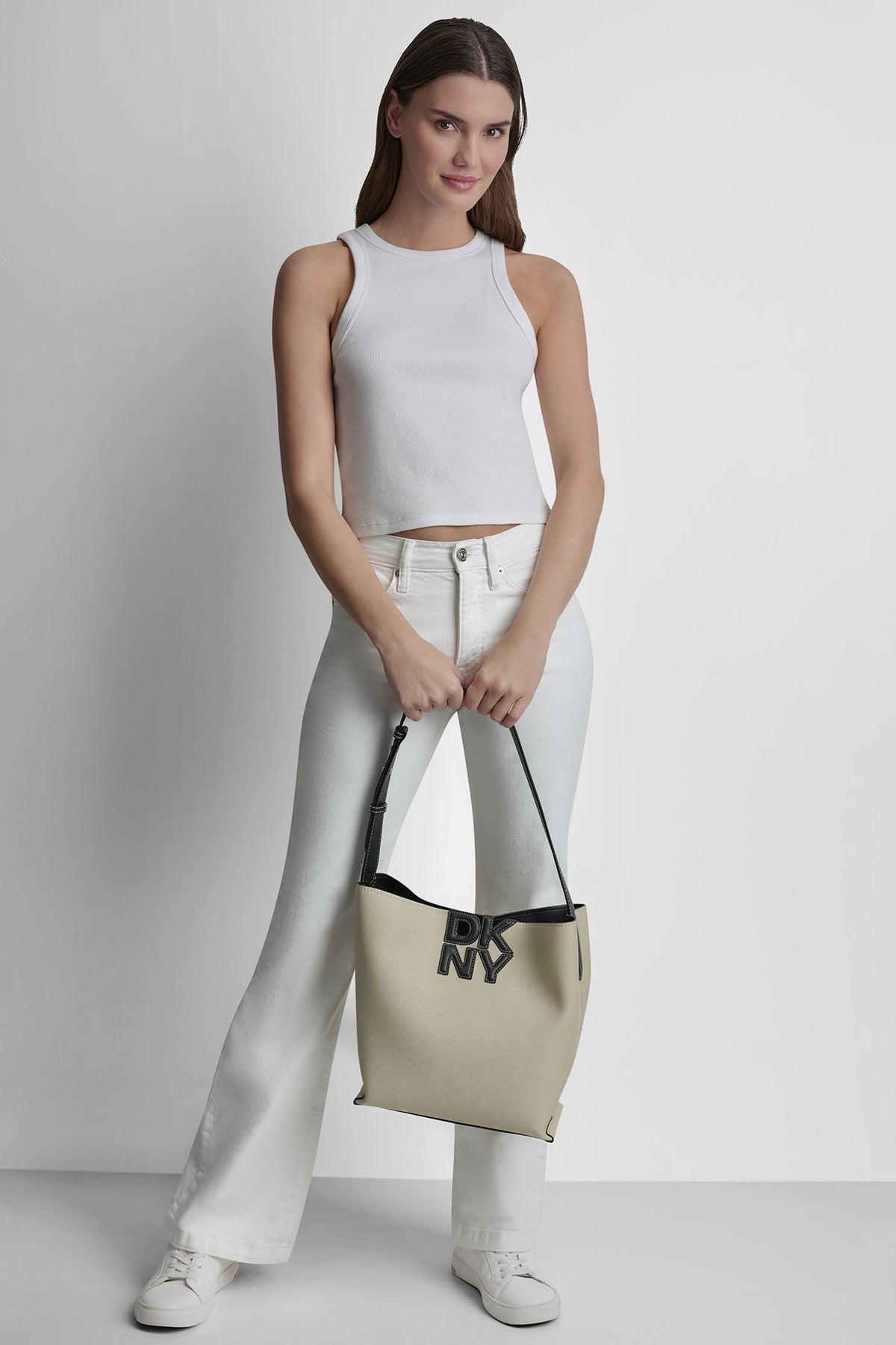 NICOLE LOGO BUCKET BAG Natural/Black | DKNY