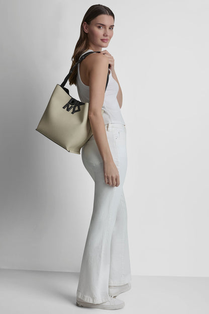 NICOLE LOGO BUCKET BAG Natural/Black | DKNY