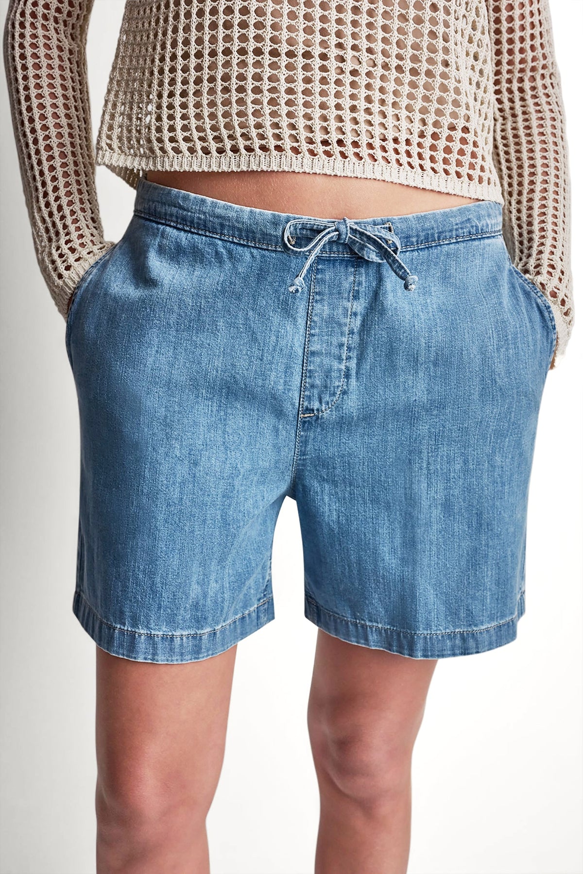 MID-RISE RELAXED DENIM SHORT WITH DRAWCORD Paladino | DKNY
