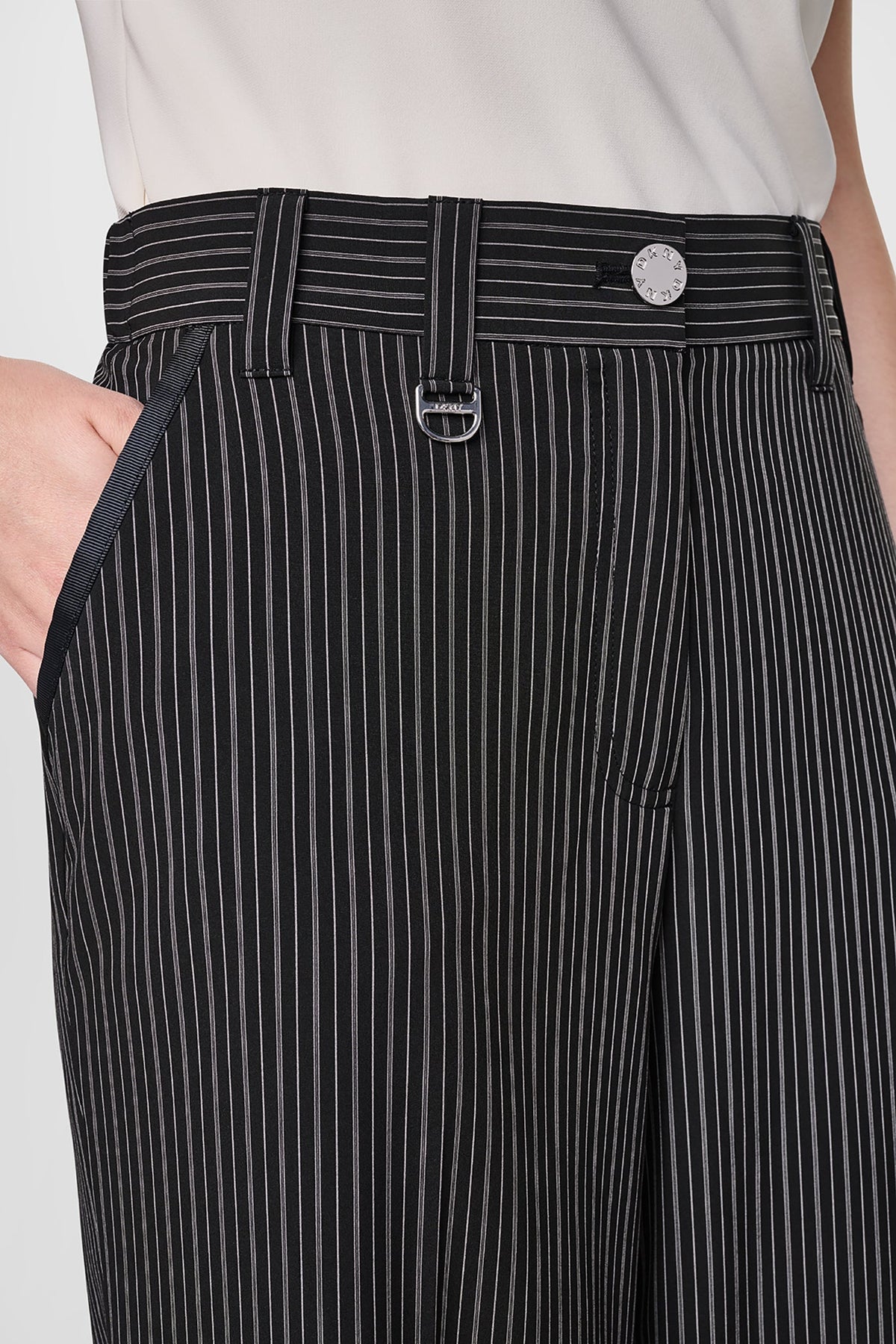 PINSTRIPE WIDE-LEG COMMUTER PANT Black/Ivory | DKNY