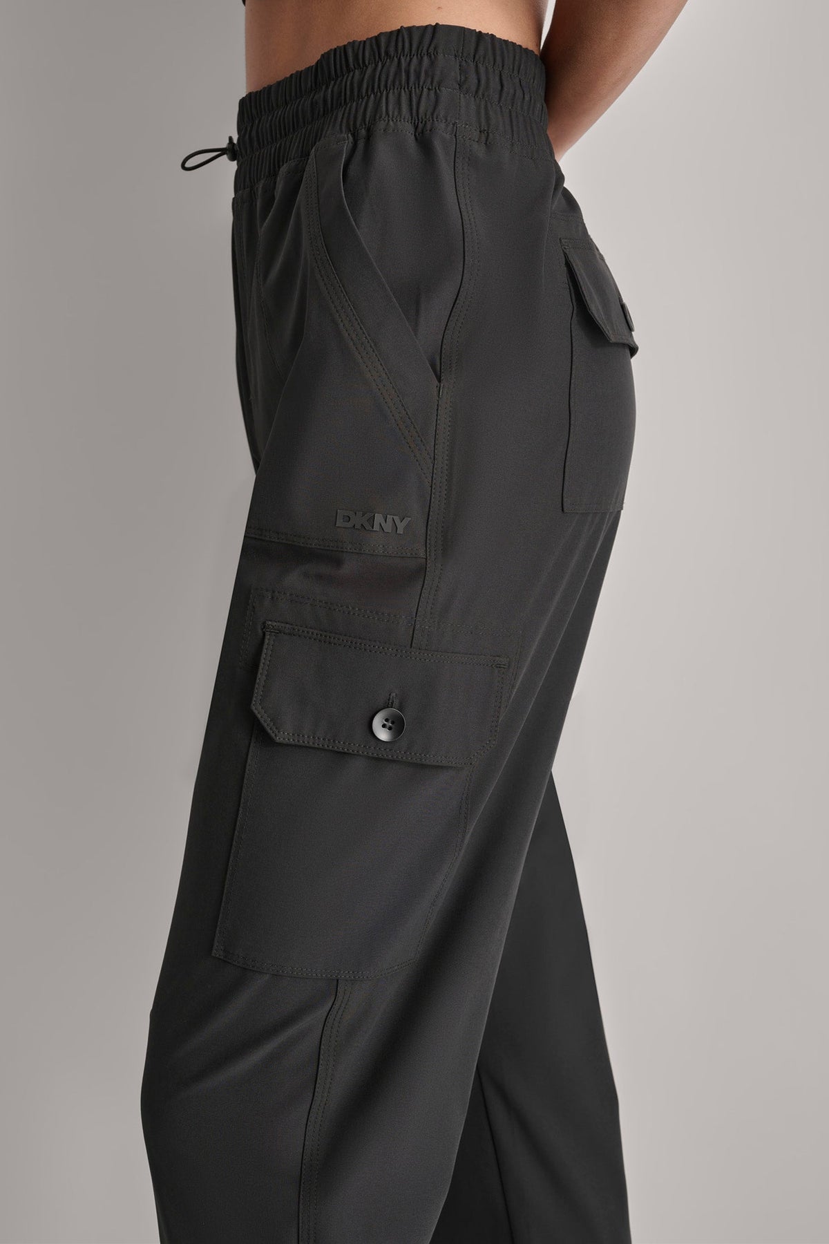 HIGH-RISE RELAXED CARGO JOGGER Pebble | DKNY