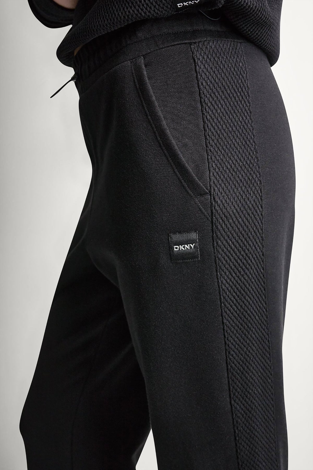 JACQUARD MIX HIGH-RISE ANKLE PANT Black | DKNY