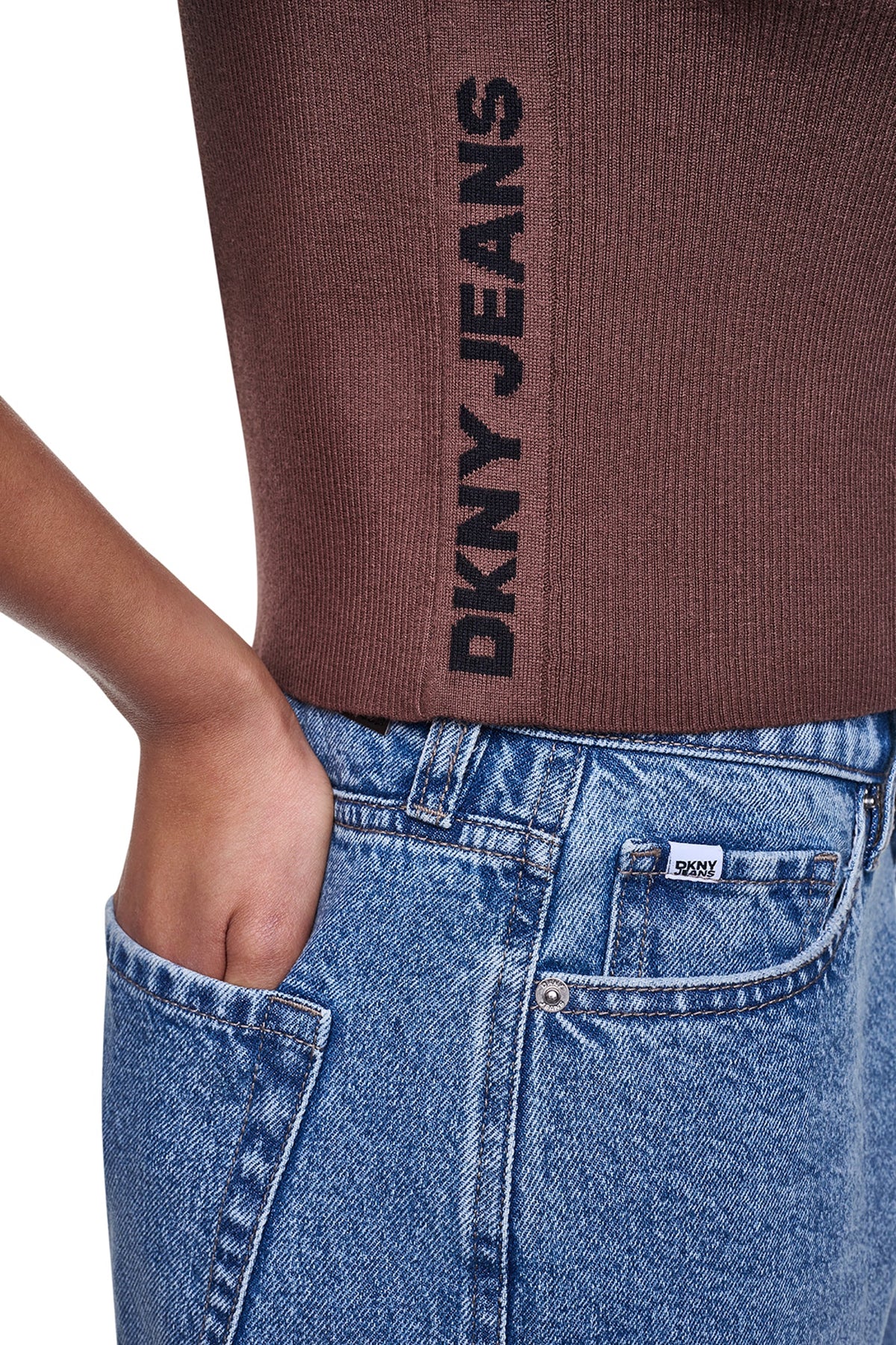 LOGO BUTTON CARDIGAN Chestnut/Black | DKNY