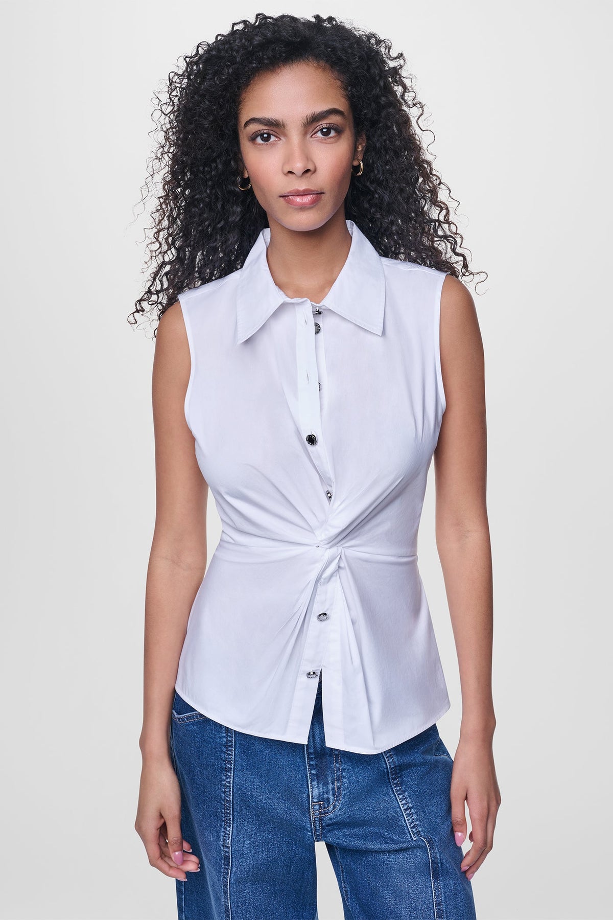 POPLIN TWIST FRONT SHIRT Chestnut | DKNY