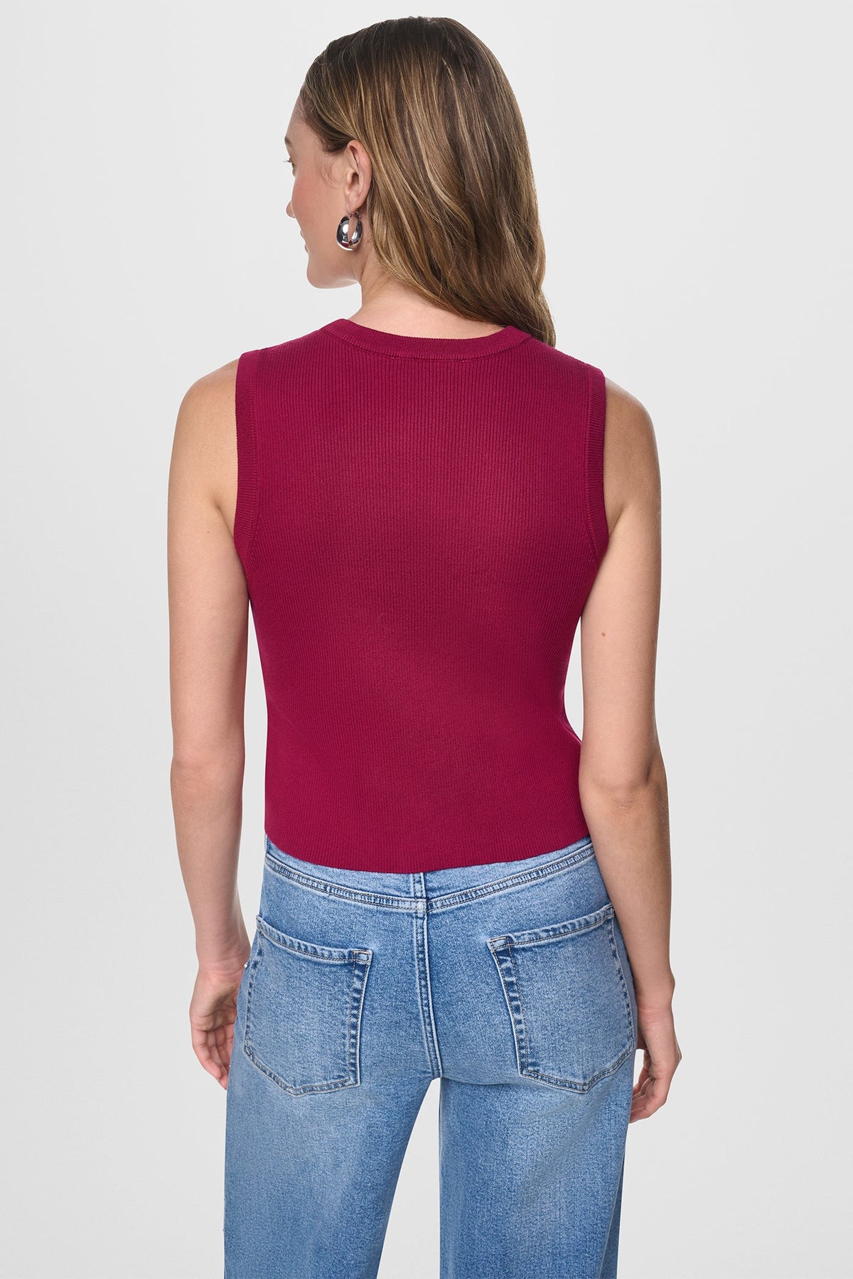 CROPPED SLEEVELESS LOGO TRIM SWEATER Beet/Black | DKNY