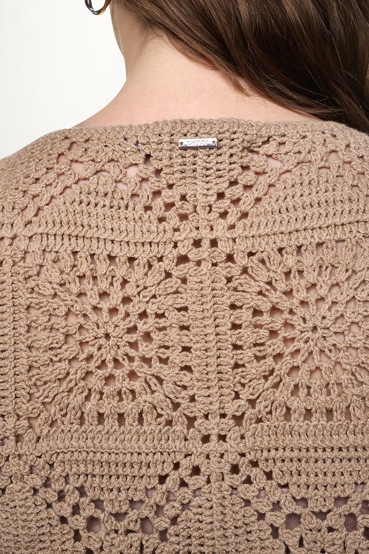 SLEEVELESS CROCHET SQUARE SWEATER Travertine | DKNY