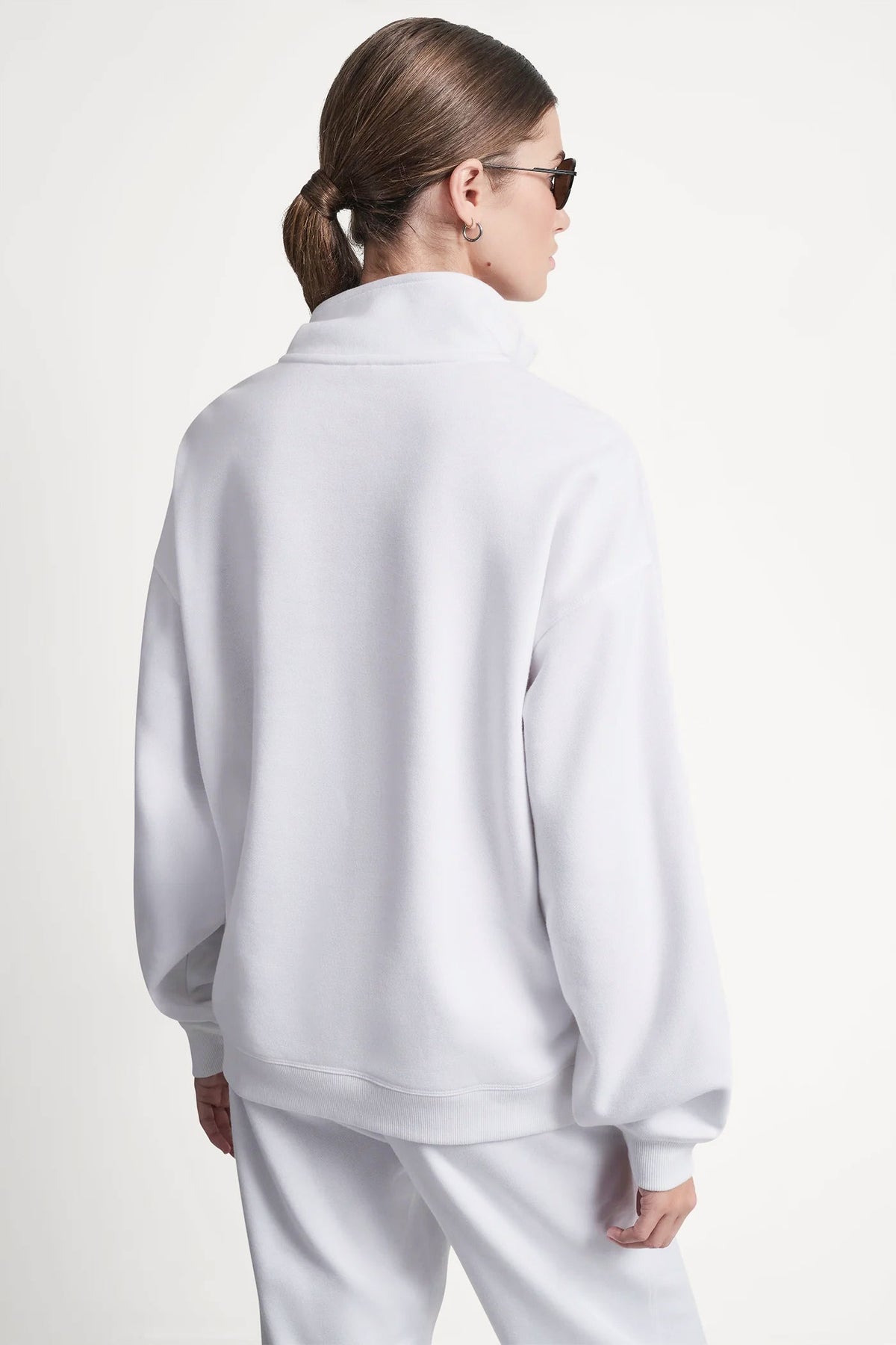 LOGO QUARTER-ZIP SWEATSHIRT White | DKNY