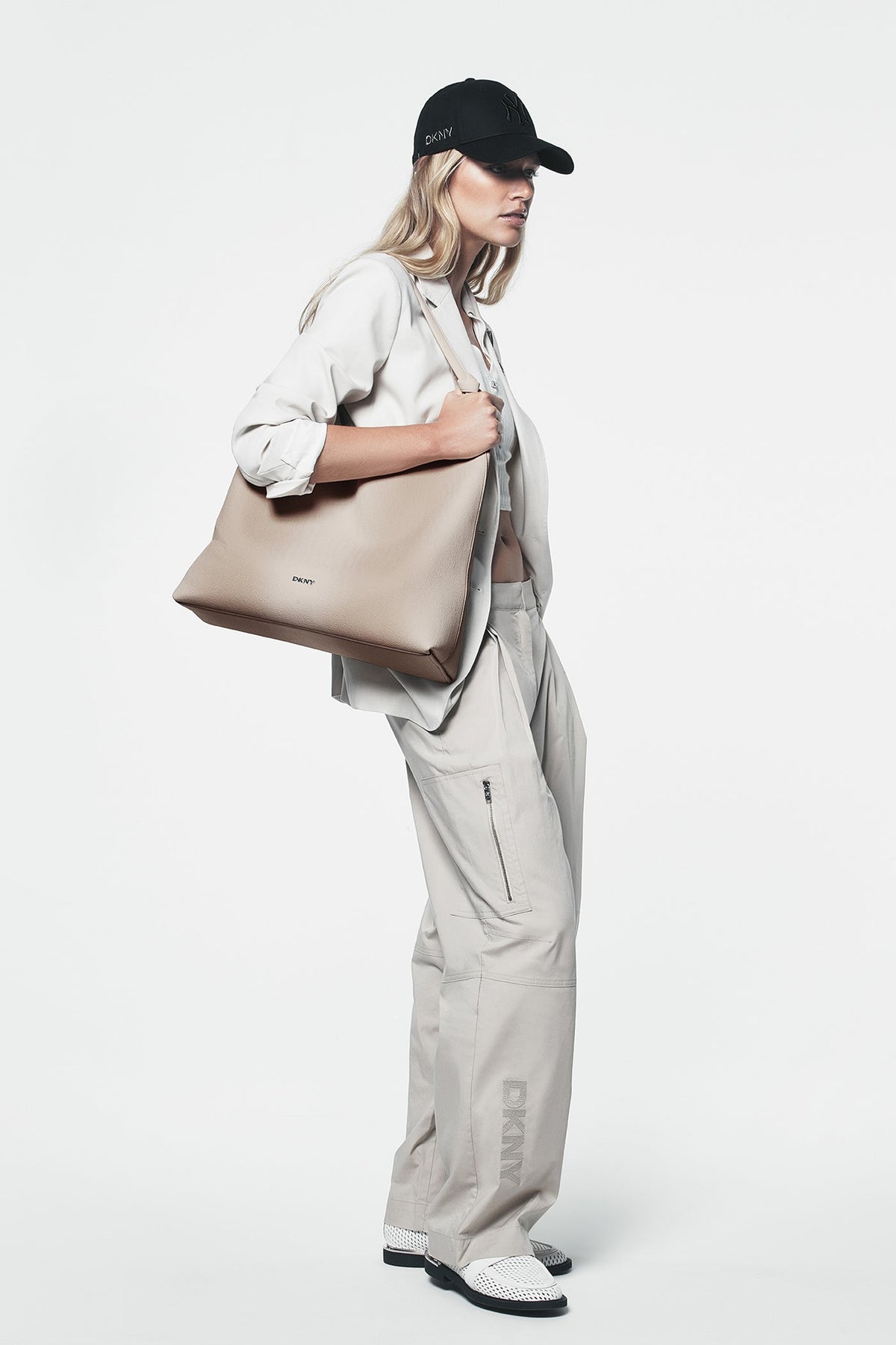 PAULA HOBO Light Taupe | DKNY