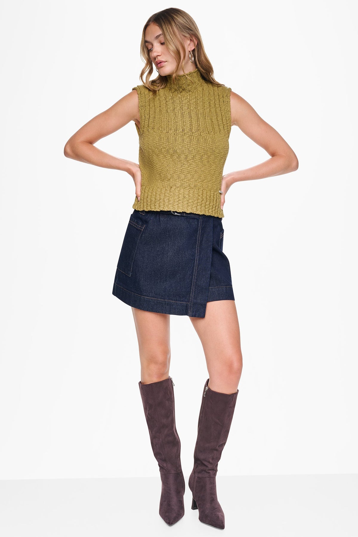 RIBBED MOCK-NECK SWEATER VEST Crocodile | DKNY