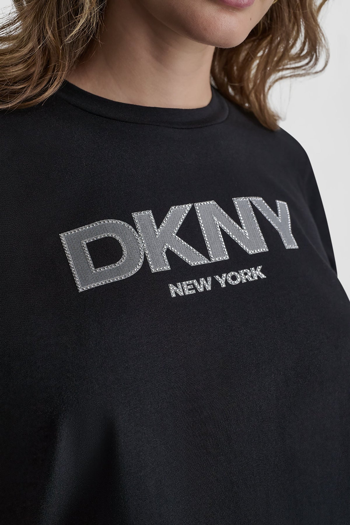 CRYSTAL BORDER LOGO GRAPHIC TEE Black | DKNY