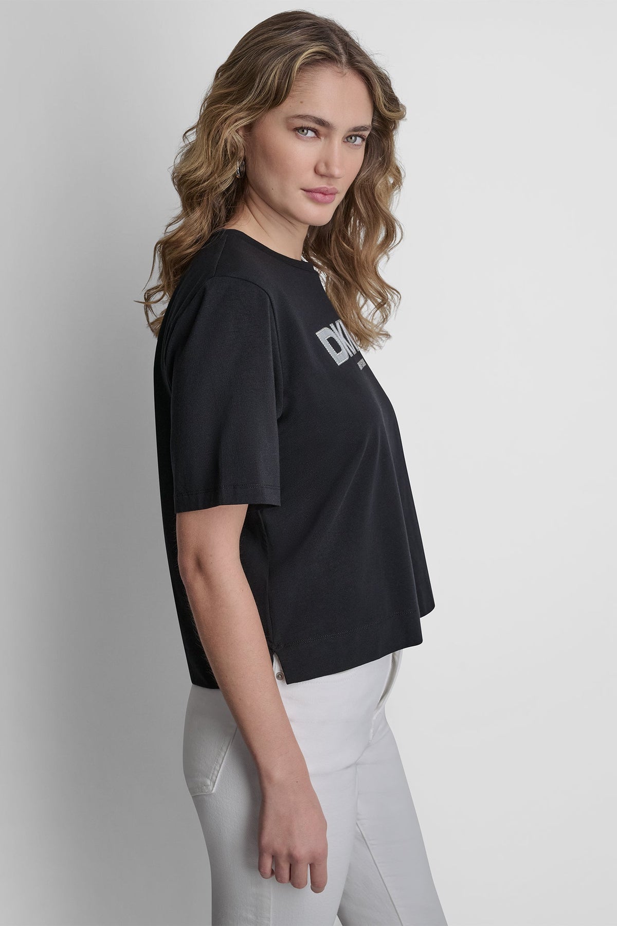 CRYSTAL BORDER LOGO GRAPHIC TEE Black | DKNY