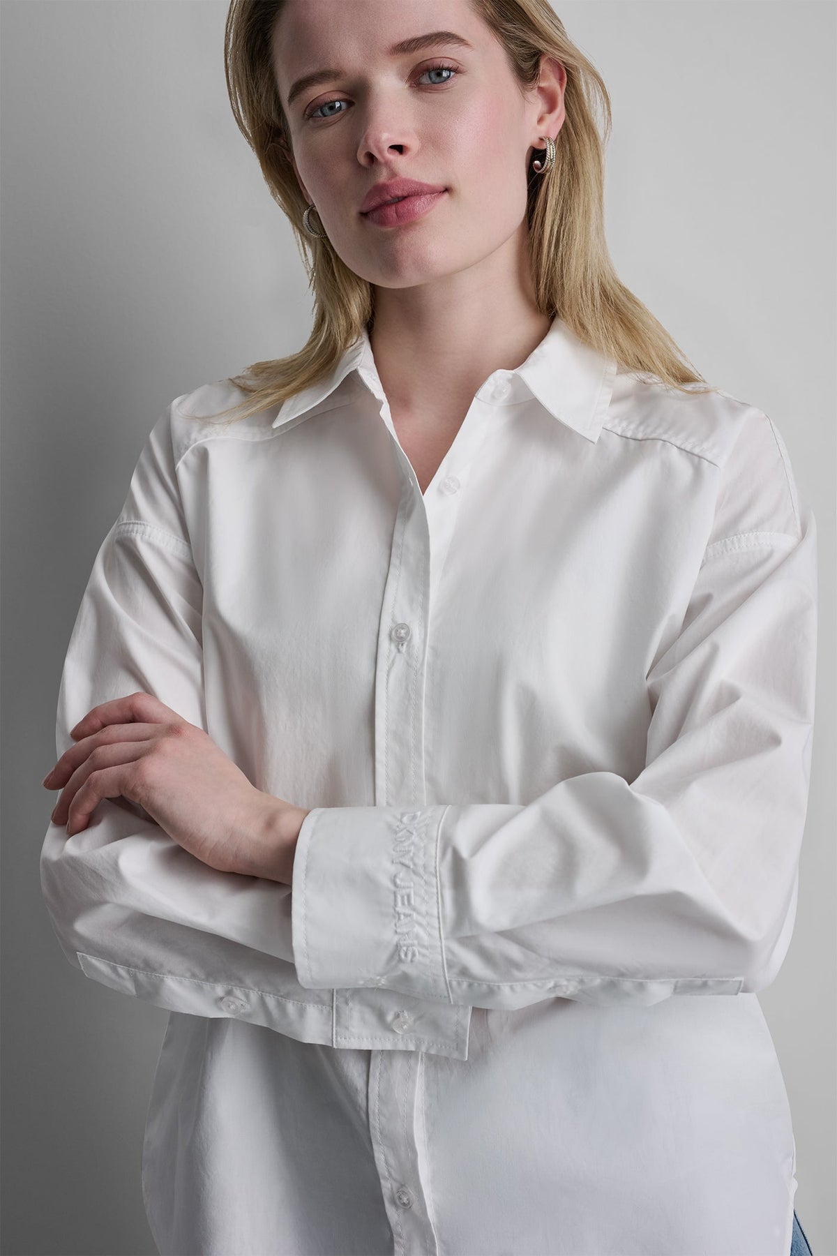 BUTTON FRONT SHIRT WITH FITTED BACK White | DKNY