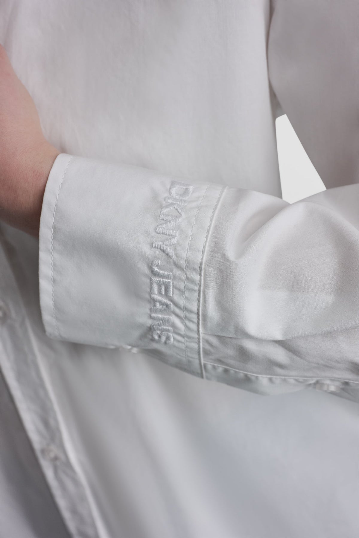 BUTTON FRONT SHIRT WITH FITTED BACK White | DKNY
