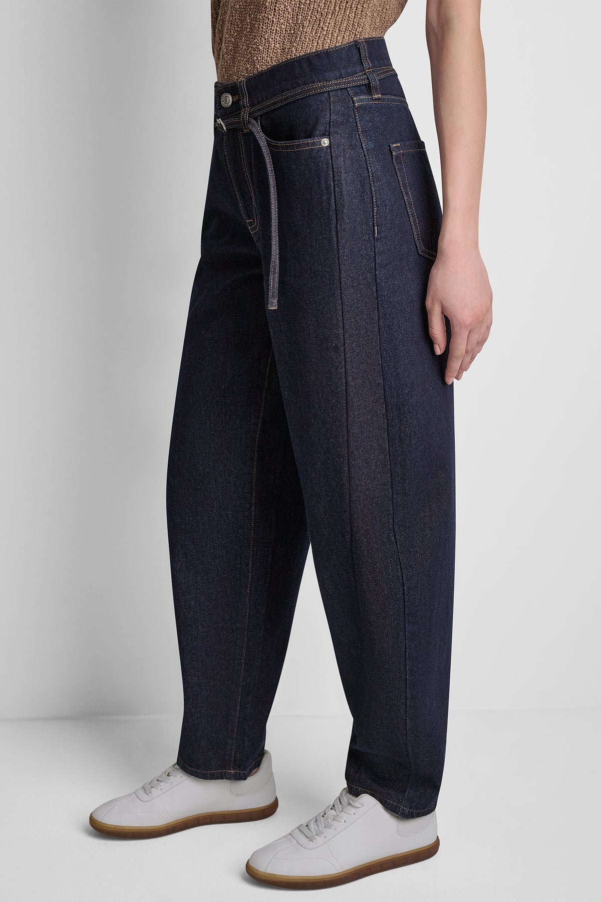 MID-RISE BARREL JEAN Fearless | DKNY