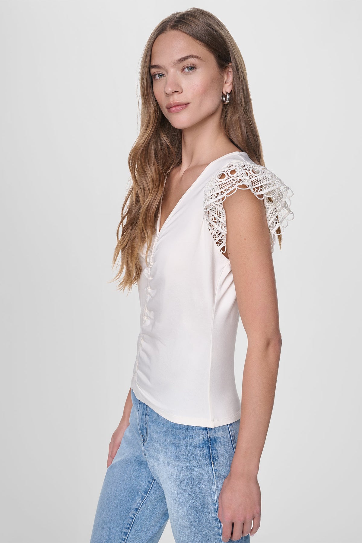 FLUTTER SLEEVE V-NECK TOP Coconut | DKNY