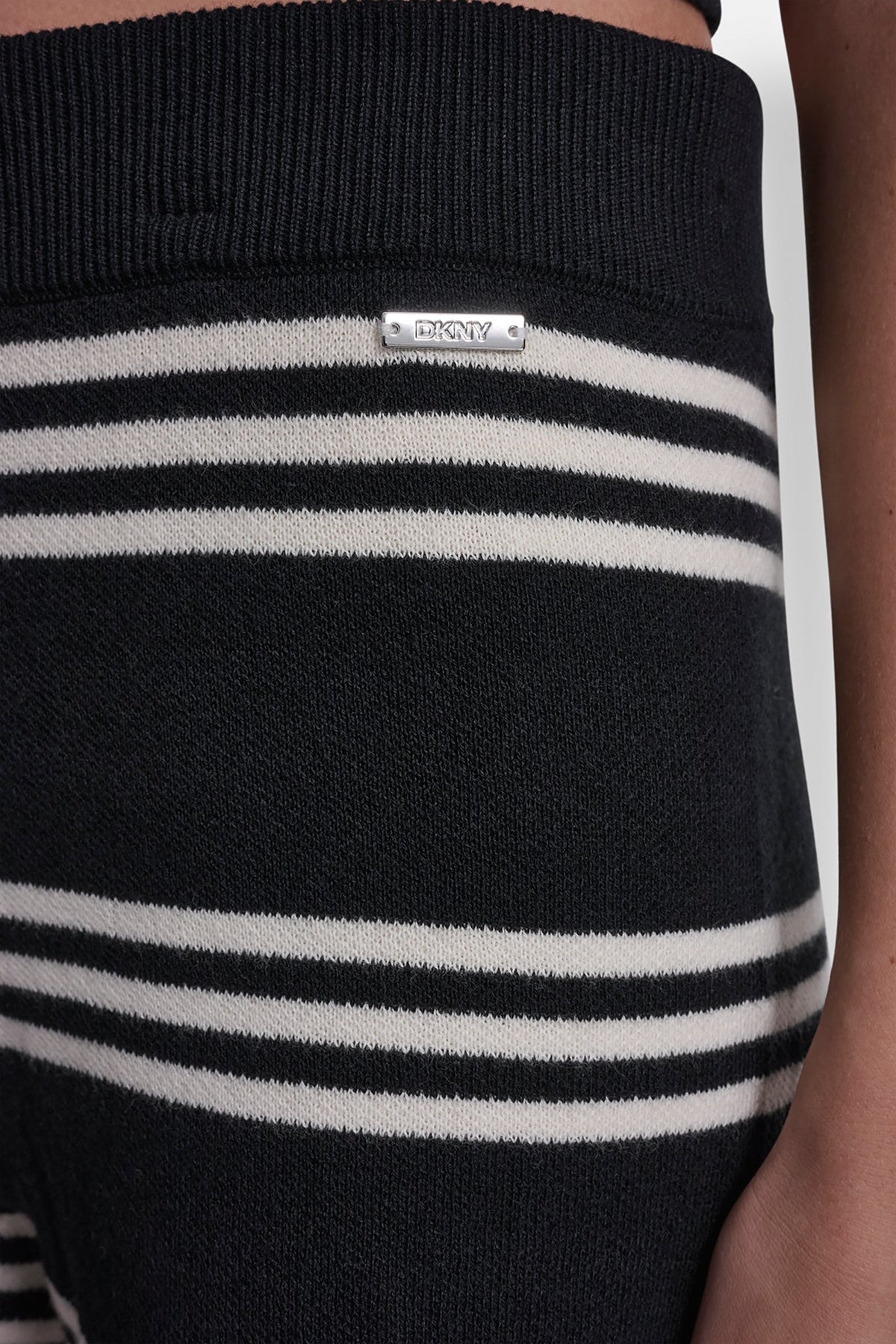 STRIPED SWEATER SHORT Peacoat/Ivory | DKNY
