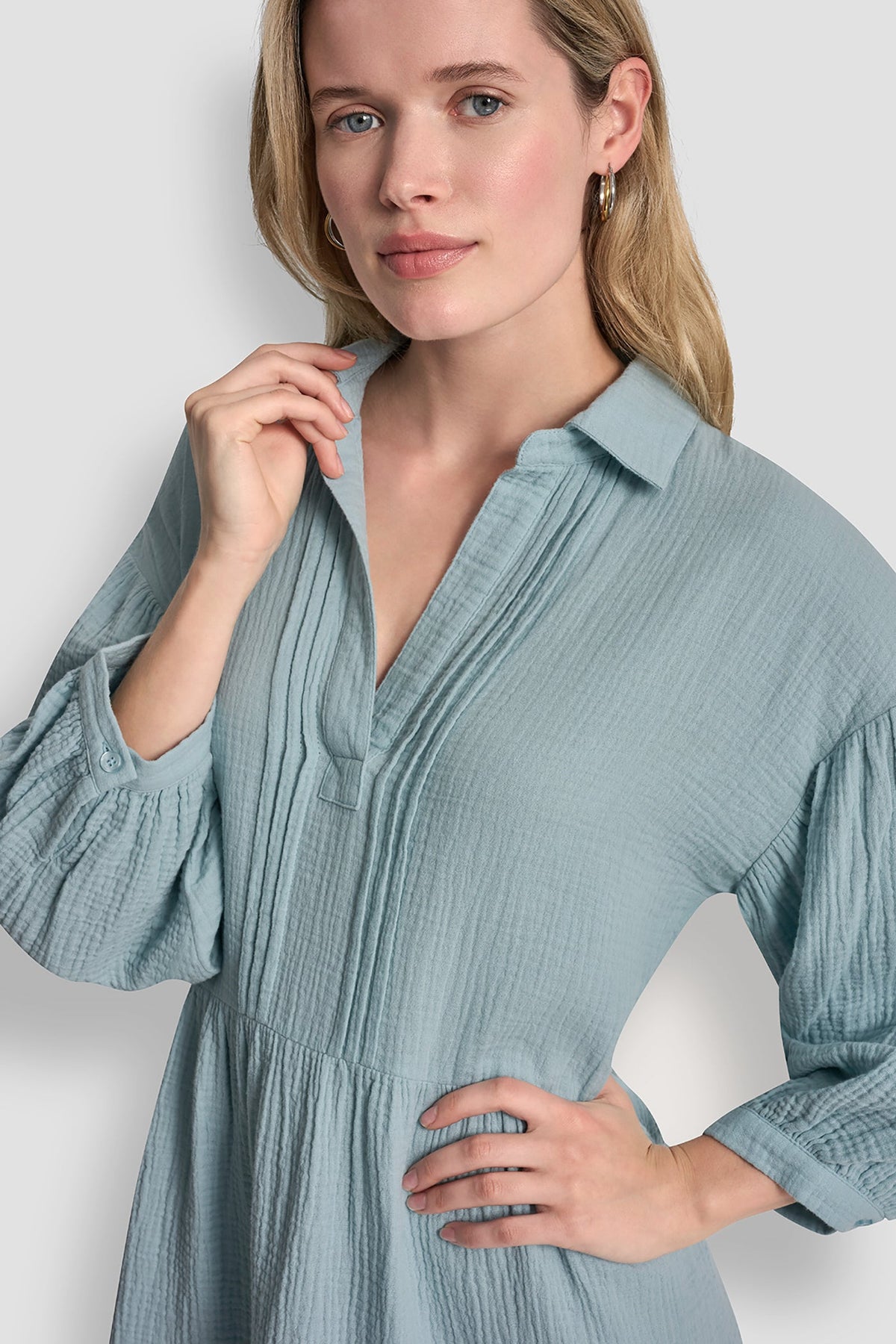 GAUZE V-NECK DRESS Mineral | DKNY