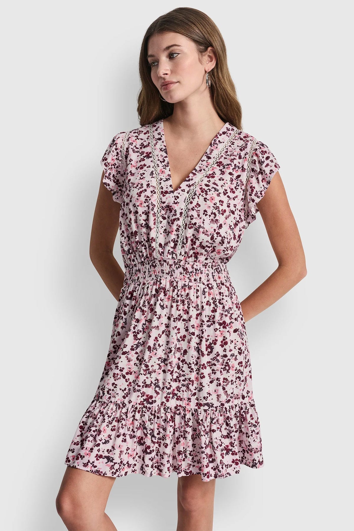 SMOCKED WAIST V-NECK DRESS Petite Fleur Coastline | DKNY