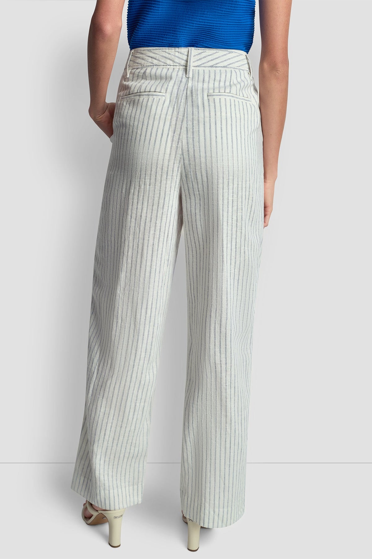 MID-RISE LINEN-BLEND PINSTRIPED PLEATED WIDE-LEG PANT Ivory/Admiral | DKNY
