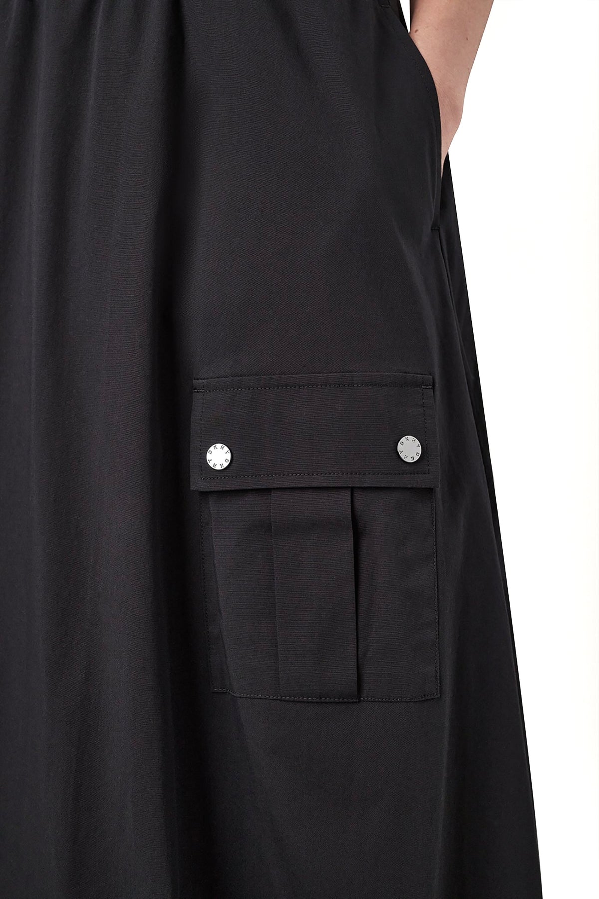 CARGO POCKET BUBBLE MIDI SKIRT Black | DKNY