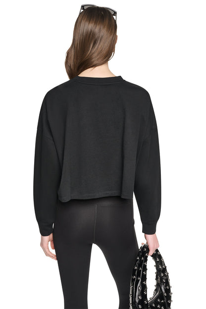 CROPPED SEQUIN VARSITY LOGO TEE Cortado Heather/Silver | DKNY